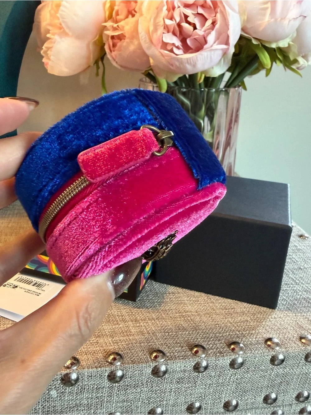 Kurt Geiger round velvet